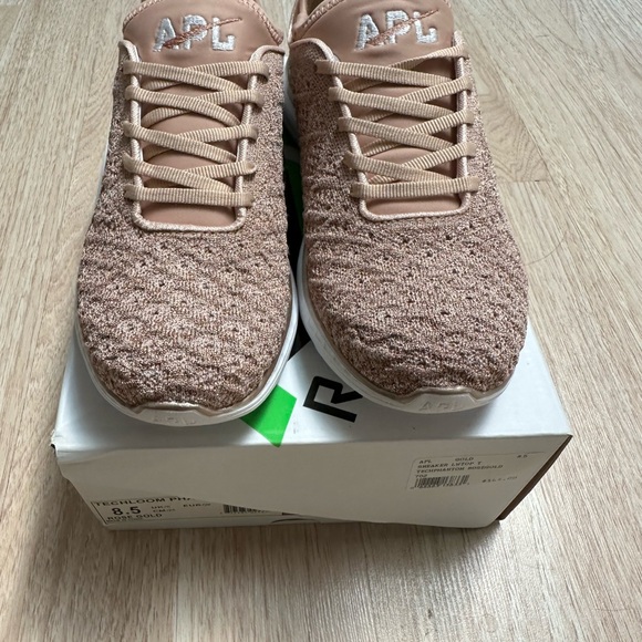 New with Box APL Rose Gold Tech Phantom Sneakers 8.5 - Picture 12 of 14